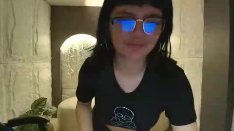 Snapshot of lilibeth_r chatting on October 11, 12:52 pm lilibeth_r online show from October 11, 12:52 pm