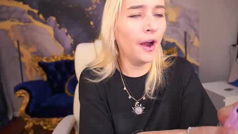 lilielfie online show from September 9, 6:02 am