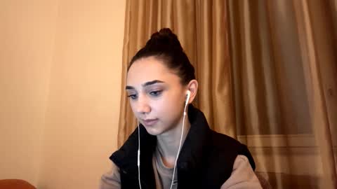 Lina online show from October 3, 10:15 pm