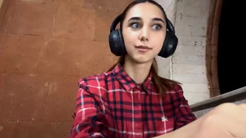 Lina online show from September 10, 9:59 pm