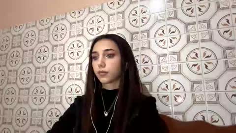 Lina online show from November 5, 10:15 pm