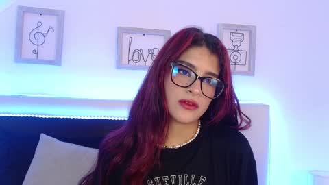 Snapshot of liliith_savett chatting on December 5, 12:44 pm Lilith Savett online show from December 5, 12:44 pm