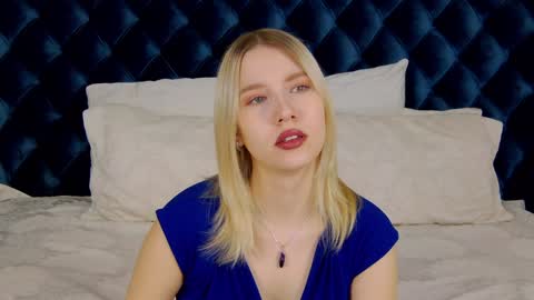 Snapshot of lililinn chatting on January 18, 4:48 am LiliLinn online show from January 18, 4:48 am