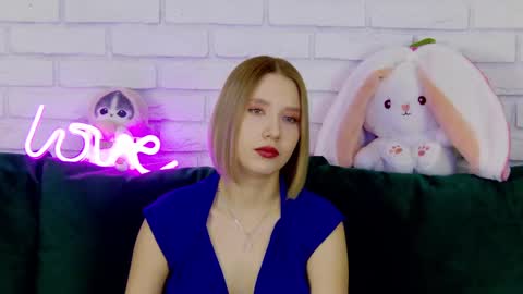 Snapshot of lililinn chatting on March 7, 4:24 am LiliLinn online show from March 7, 4:24 am