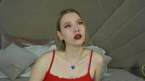 Snapshot of lililinn chatting on February 11, 5:58 am LiliLinn online show from February 11, 5:58 am