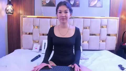 lilimini online show from June 1, 8:43 pm