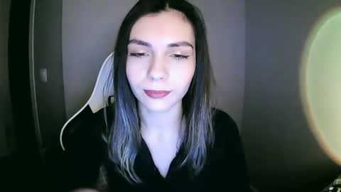 Snapshot of lilirose_x chatting on December 21, 1:32 pm lilirose online show from December 21, 1:32 pm