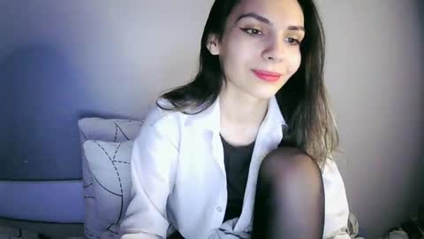 Snapshot of lilirose_x chatting on January 23, 3:43 pm lilirose online show from January 23, 3:43 pm