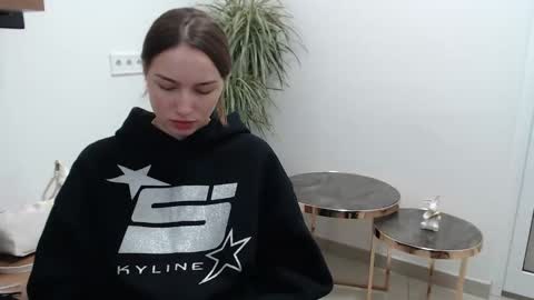 lilit_sweet_ online show from October 28, 10:43 am