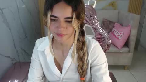 Lilith  online show from October 4, 9:30 pm