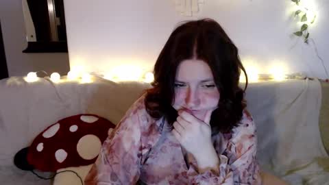 Snapshot of lilith___moon chatting on October 14, 7:16 pm Lilly online show from October 14, 7:16 pm