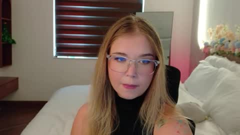 Lilith Bonheur online show from April 1, 3:07 am