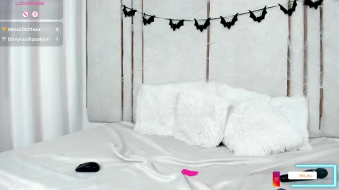 Snapshot of lilith_dry chatting on October 15, 4:53 pm lilith_dry online show from October 15, 4:53 pm
