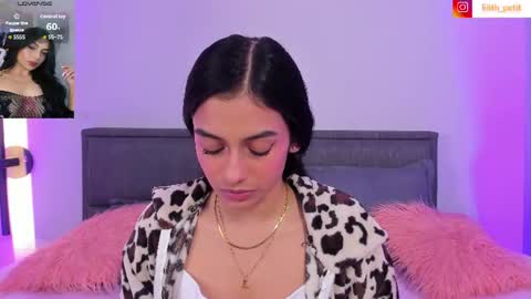 Lili petit  online show from July 22, 1:23 pm