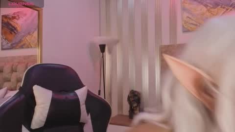 Lilith pink online show from May 29, 4:10 am