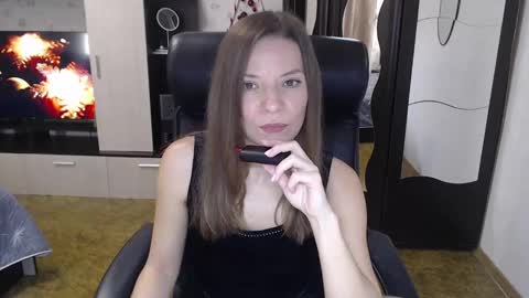 Snapshot of lilith_small21 chatting on December 18, 9:25 am lilith small21 online show from December 18, 9:25 am