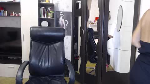 Snapshot of lilith_small21 chatting on September 25, 9:19 am lilith small21 online show from September 25, 9:19 am