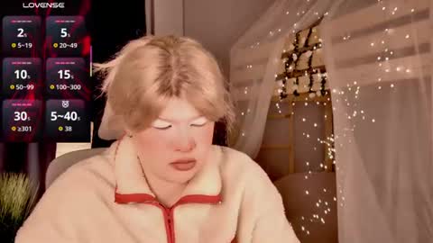 LilithNelson online show from June 15, 9:04 pm