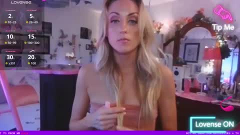 Snapshot of lilithohfish chatting on October 3, 2:44 pm Lilithohfish online show from October 3, 2:44 pm