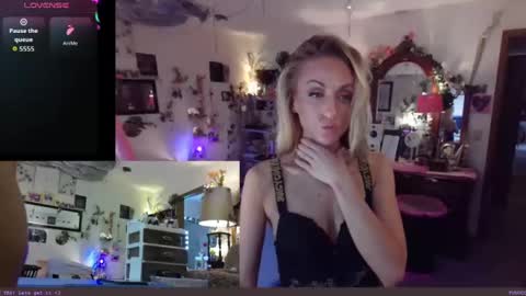 Snapshot of lilithohfish chatting on September 30, 2:12 pm Lilithohfish online show from September 30, 2:12 pm