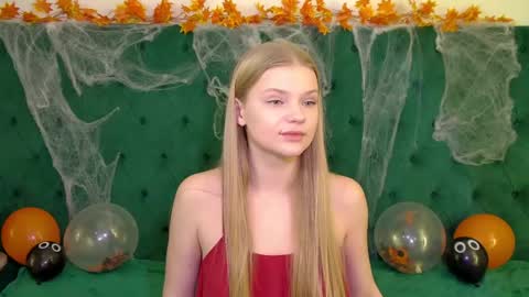 lilitrosen online show from October 27, 6:46 pm