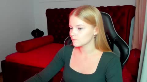 lilitrosen online show from October 7, 6:12 pm