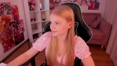 lilitrosen online show from September 24, 7:02 pm