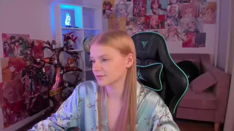 lilitrosen online show from November 5, 6:57 pm