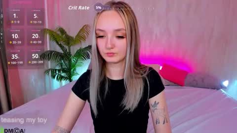 Snapshot of lillian_blake chatting on October 10, 2:05 am LILY online show from October 10, 2:05 am