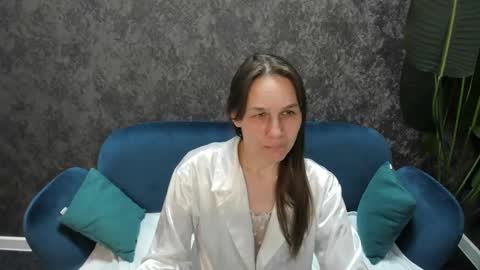 Snapshot of lillian_white1 chatting on March 3, 2:21 pm lillian_white1 online show from March 3, 2:21 pm