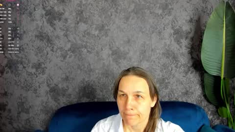 Snapshot of lillian_white1 chatting on February 24, 6:58 am lillian_white1 online show from February 24, 6:58 am