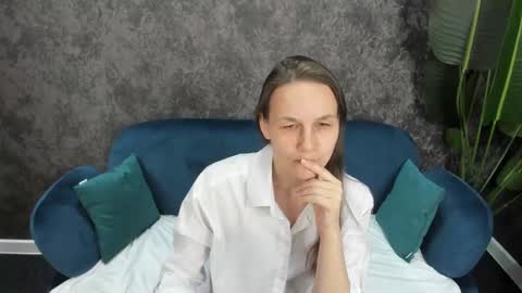 Snapshot of lillian_white1 chatting on March 2, 8:05 am lillian_white1 online show from March 2, 8:05 am