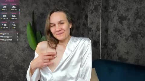 lillian_white1 online show from December 23, 12:58 am