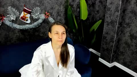 Snapshot of lillian_white1 chatting on December 29, 1:13 am lillian_white1 online show from December 29, 1:13 am