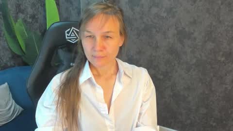 Snapshot of lillian_white1 chatting on September 27, 12:07 am lillian_white1 online show from September 27, 12:07 am