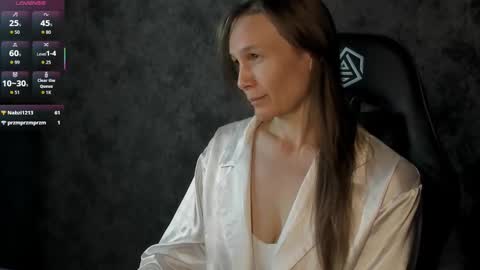 Snapshot of lillian_white1 chatting on September 15, 12:41 am lillian_white1 online show from September 15, 12:41 am