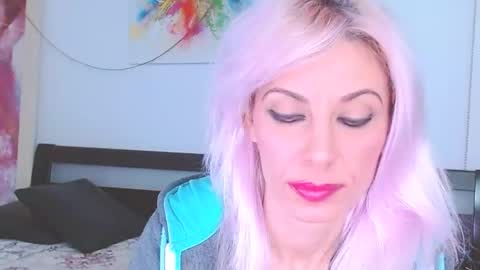 Lara online show from March 2, 7:52 pm