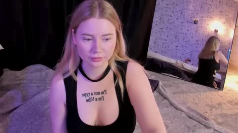 lillie_berry online show from November 19, 5:07 am