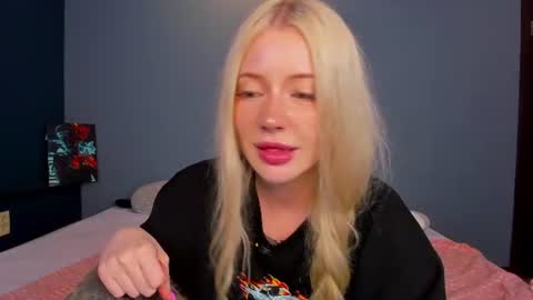 lillie_berry online show from July 10, 5:41 am