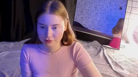 lillie_berry online show from October 11, 5:23 am