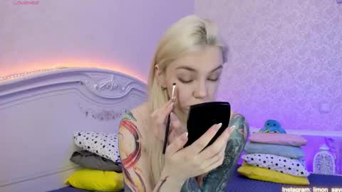 LilliMoore online show from January 29, 12:12 am