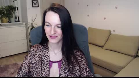 lilliyves online show from July 19, 10:34 pm