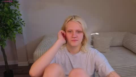 Lily online show from July 25, 1:34 am