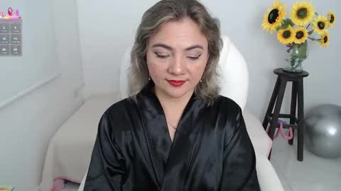 Snapshot of lilly_milf chatting on September 11, 2:06 pm Lilly online show from September 11, 2:06 pm