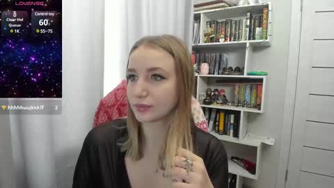 Snapshot of lillyfan_x chatting on January 28, 4:29 am LillyFan X online show from January 28, 4:29 am