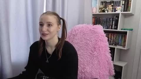 Snapshot of lillyfan_x chatting on September 15, 6:54 am LillyFan X online show from September 15, 6:54 am