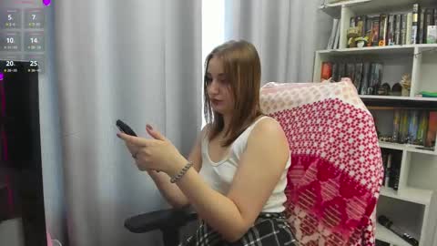 Snapshot of lillyfan_x chatting on February 17, 3:04 am LillyFan X online show from February 17, 3:04 am