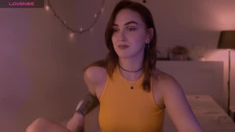 Snapshot of lillyfarey chatting on September 19, 6:40 pm LillyFarey online show from September 19, 6:40 pm