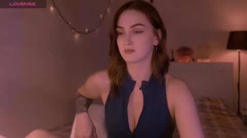 Snapshot of lillyfarey chatting on September 25, 4:50 pm LillyFarey online show from September 25, 4:50 pm