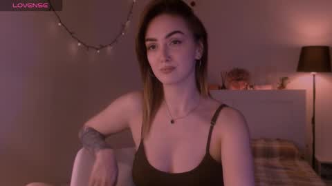 Snapshot of lillyfarey chatting on October 7, 5:50 pm LillyFarey online show from October 7, 5:50 pm